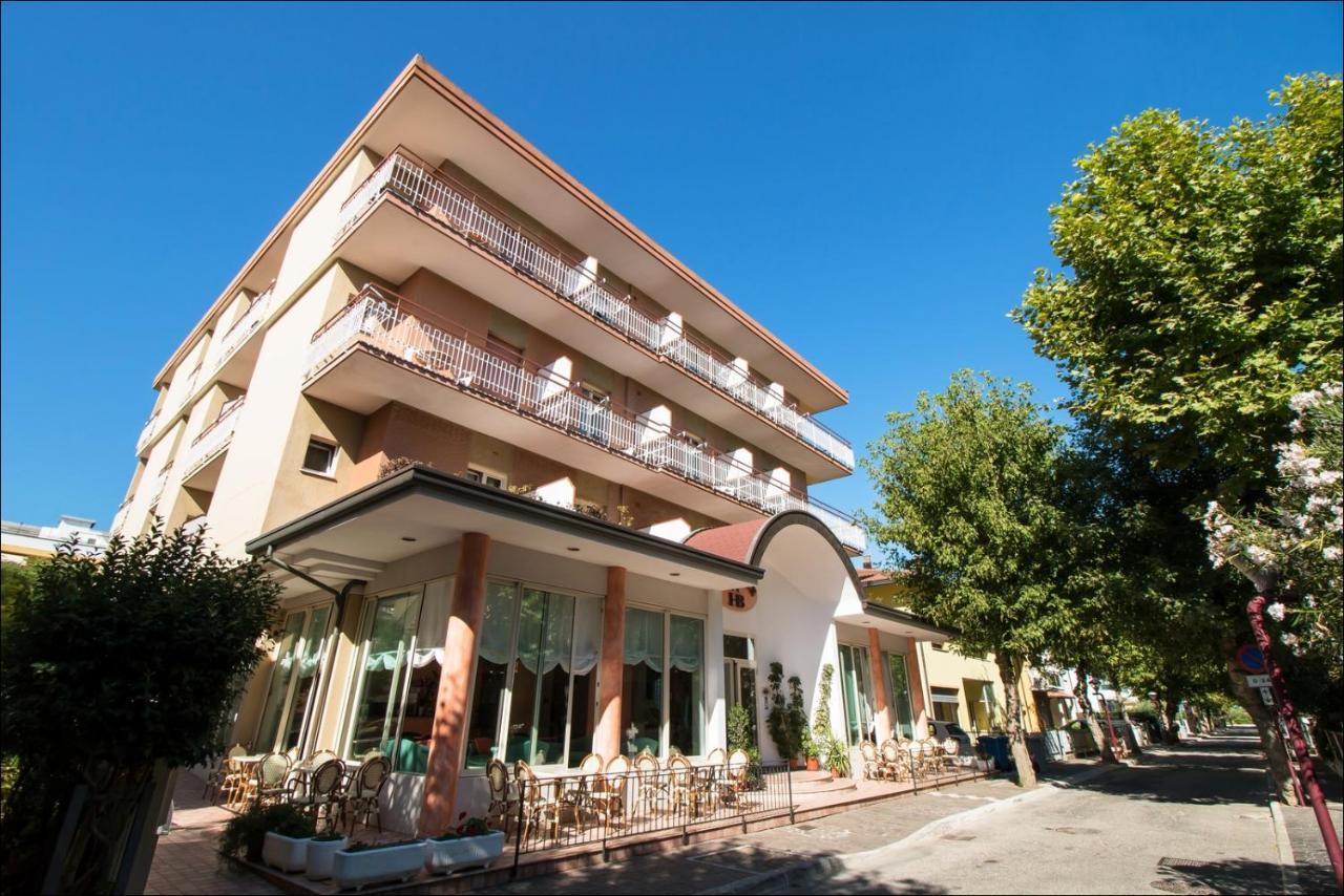 Hotel Belfiore Misano Adriatico Bagian luar foto