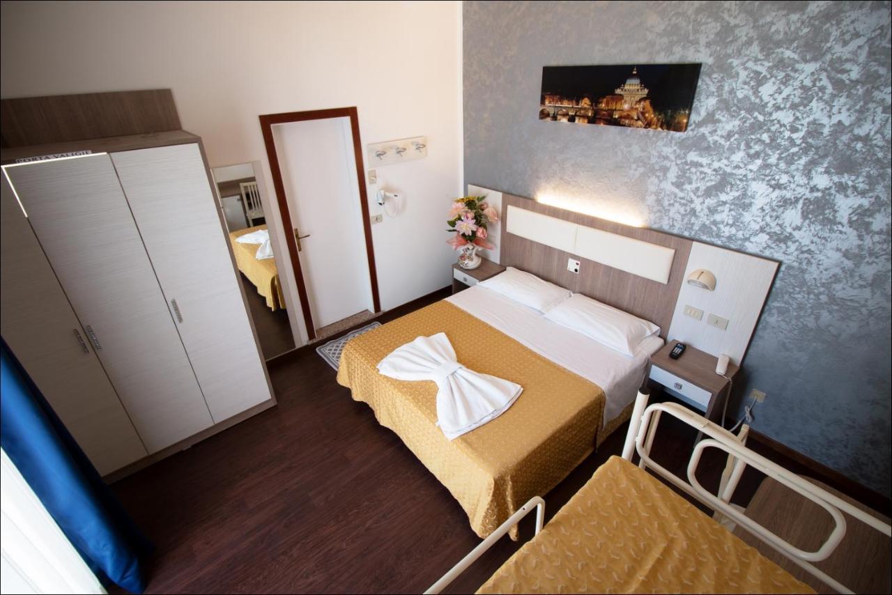 Hotel Belfiore Misano Adriatico Bagian luar foto