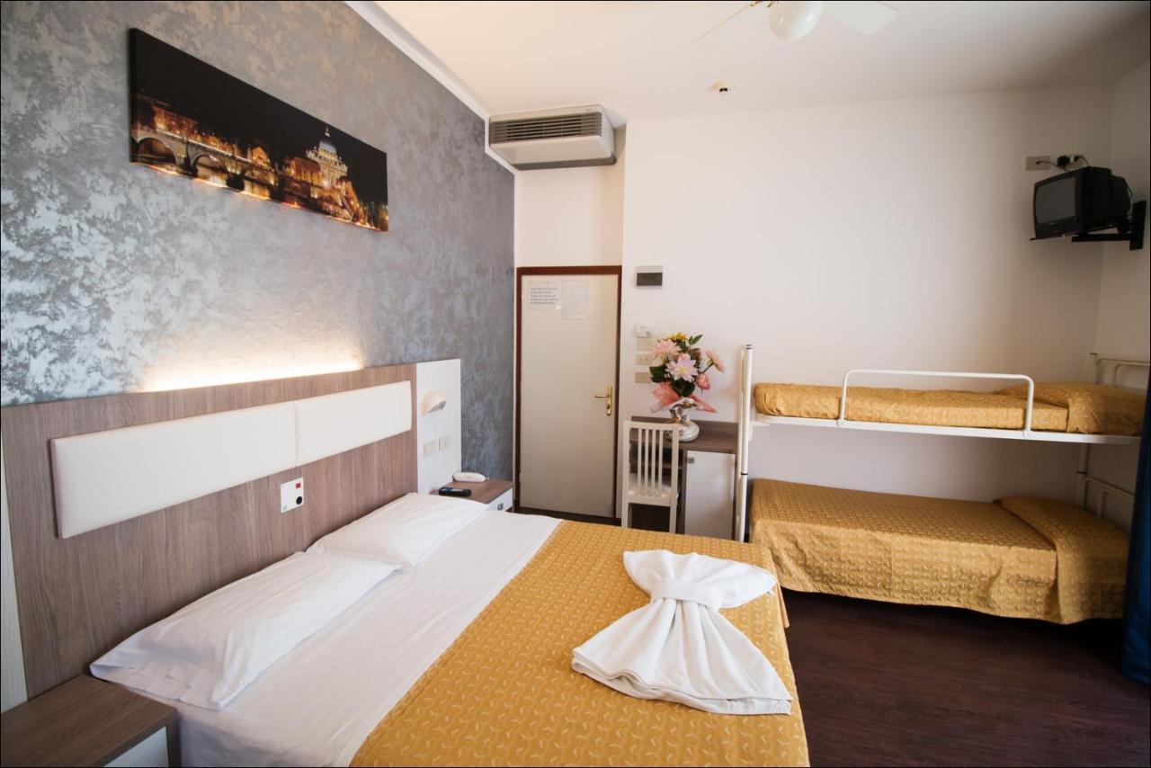 Hotel Belfiore Misano Adriatico Bagian luar foto