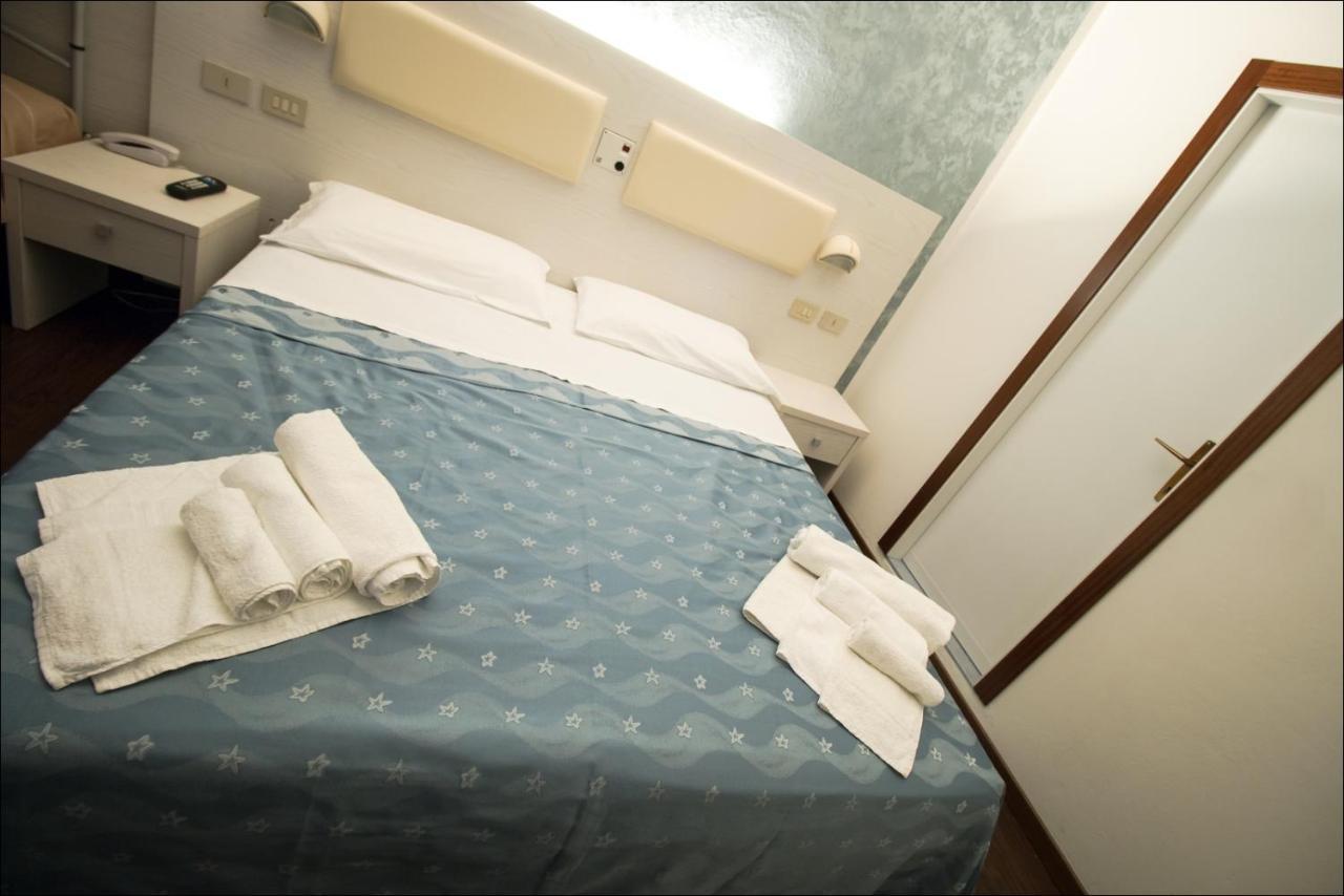 Hotel Belfiore Misano Adriatico Bagian luar foto