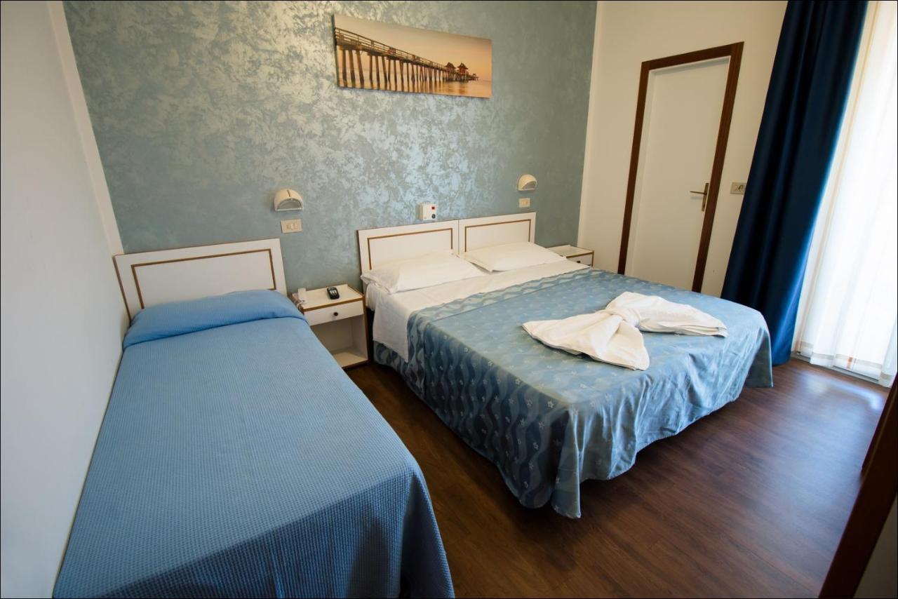 Hotel Belfiore Misano Adriatico Bagian luar foto